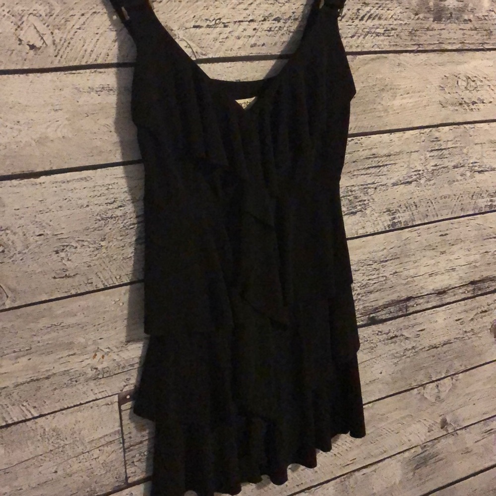 Cache dress top